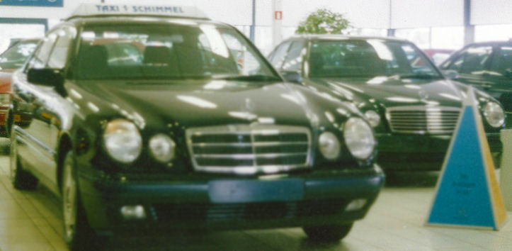 Klassieke Mercedes taxi van Taxi Schimmel, betrouwbaarheid en ruimte