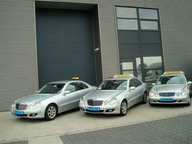 Taxi Schimmel taxi's bij locatie Laan van de Maagd, Apeldoorn